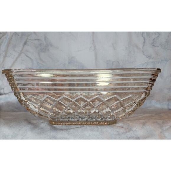 Diamond Latice Federal Glass 8" Square Serving Bowl - Picture 2 of 4